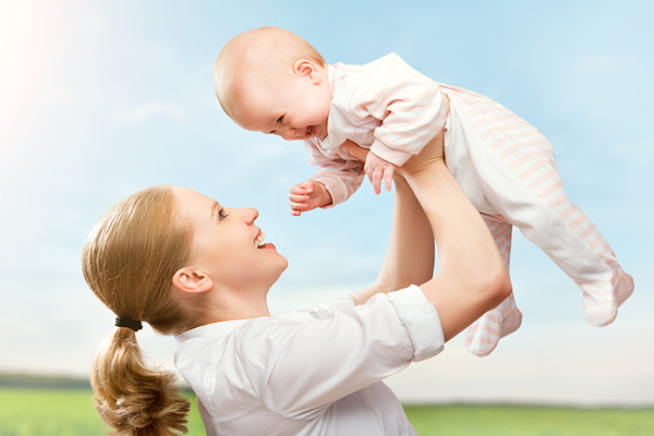 آیا فولات بی خطر واقعی را برای نوزادان خود انتخاب می کنید؟